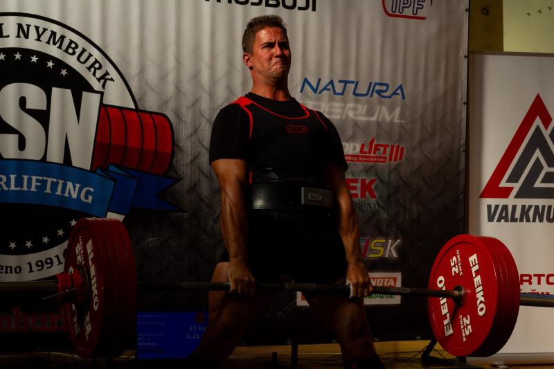 Tahající Sokol